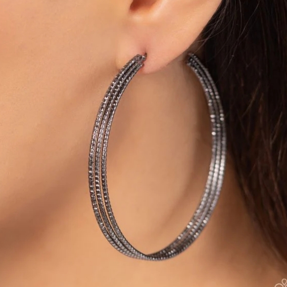 Candescent Curves Black Hoop Earrings Curves NEW - Picture 1 of 3